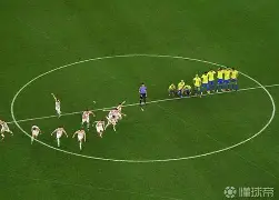 九游官网入口地址-德甲赛前走向成谜;巴塞罗那强势反弹;压力陡增;团队化学反应显著(多特蒙德vs巴塞罗那比赛分析)